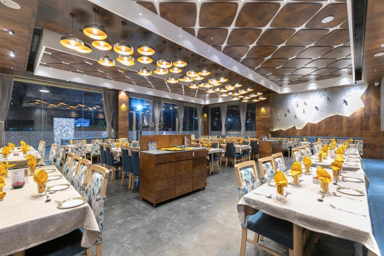 Hotel Silvera Grand อาเมดาบัด ภายนอก รูปภาพ